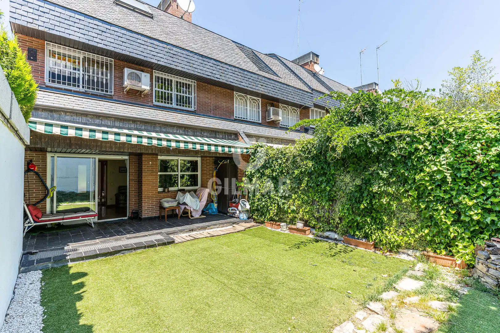Jardín de Casa adosada en venta en Madrid con Calefacción y Jardín privado