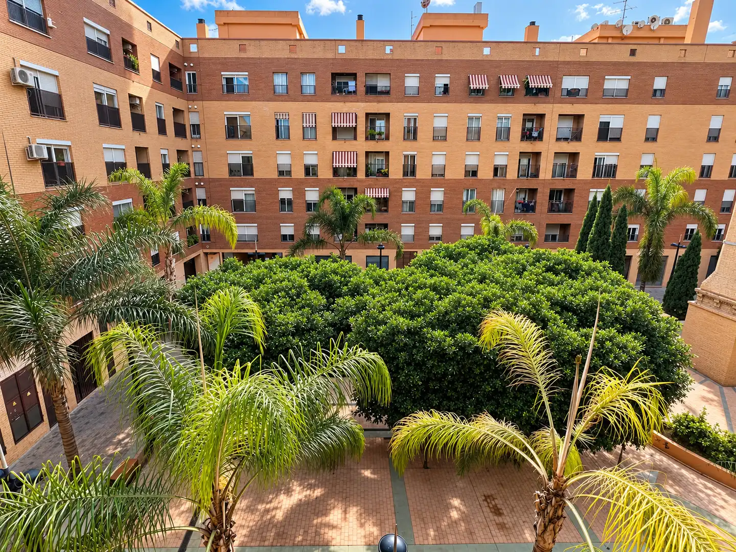 Exterior view of Flat for sale in Torrent  with Air Conditioner, Storage room and Balcony