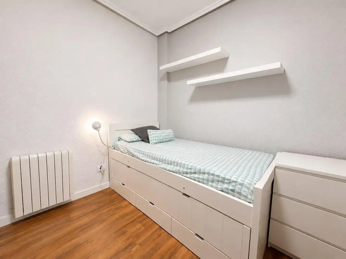 Bedroom of Flat for rent in Valencia  with Heating, Parquet flooring and Furnished