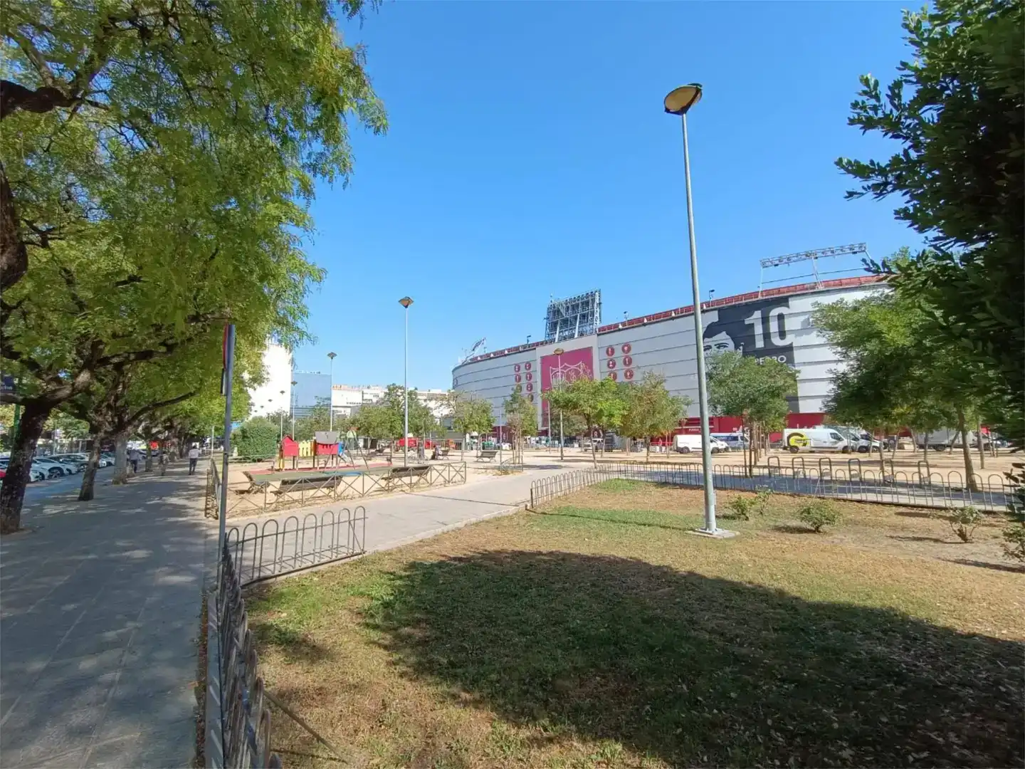 Vista exterior de Pis en venda en  Sevilla Capital amb Aire condicionat i Balcó