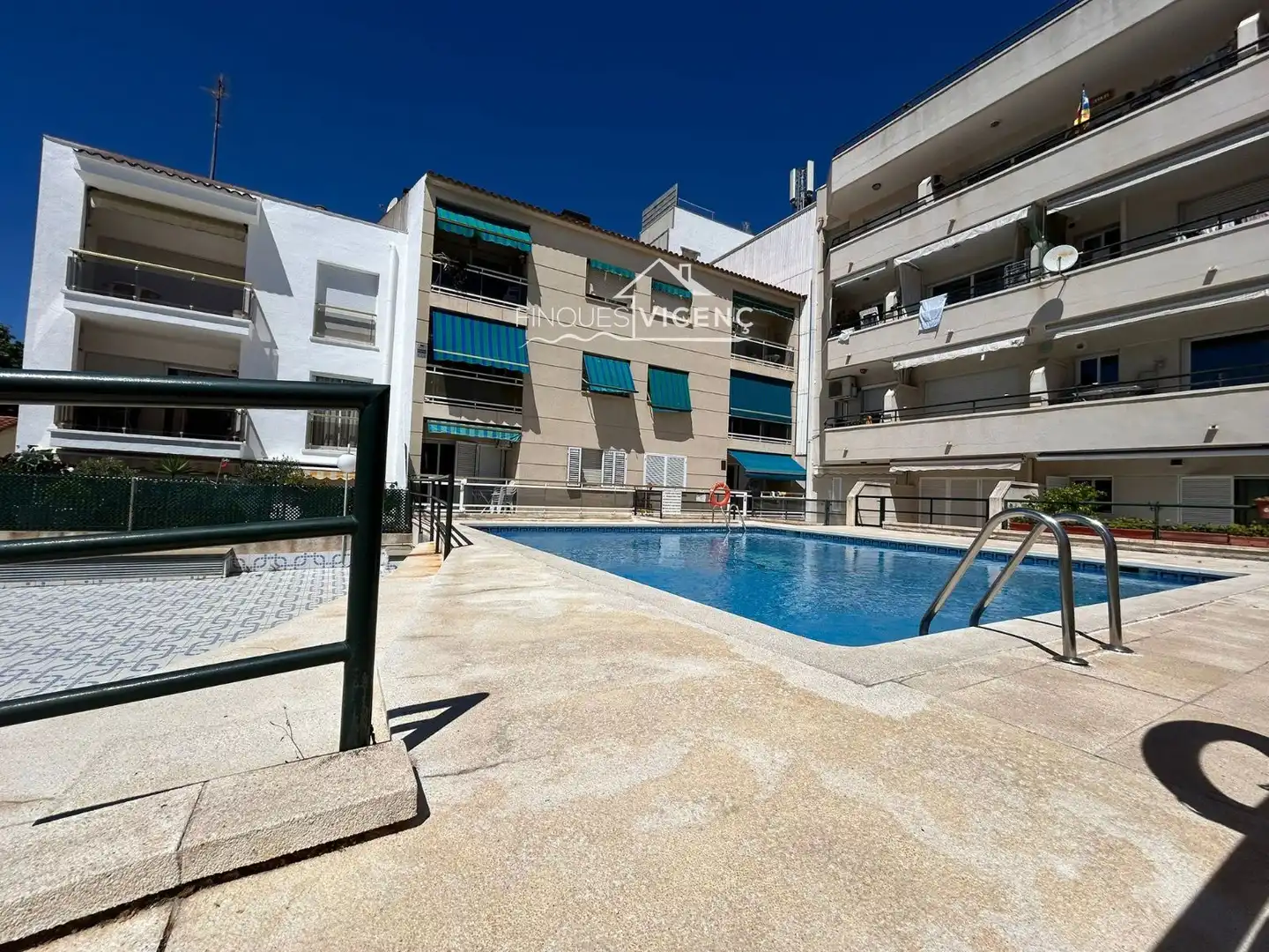 Piscina de Pis en venda en Calafell amb Terrassa, Piscina i Piscina comunitària