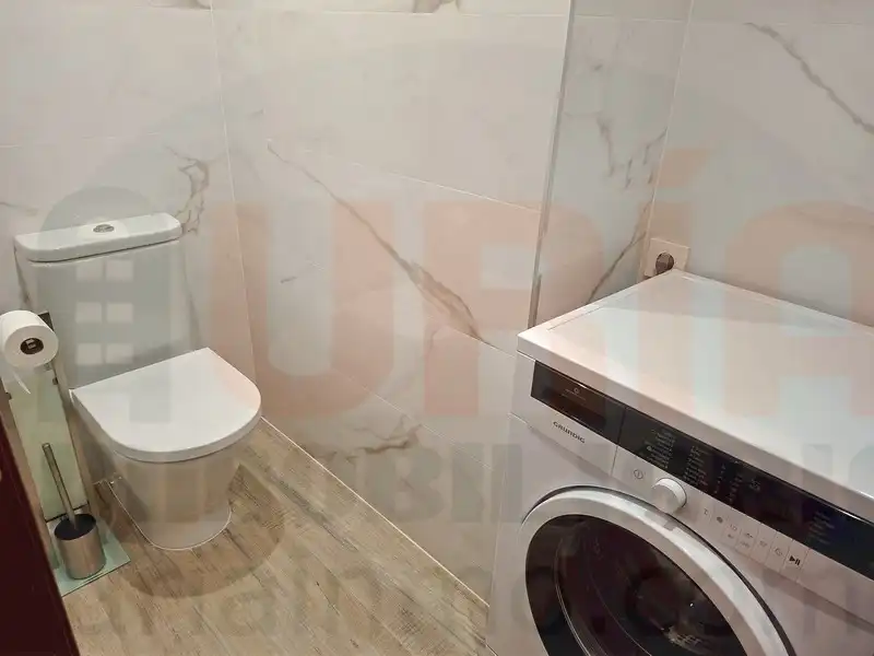Baño de Piso de alquiler en Oviedo  con Calefacción, Amueblado y Lavadora