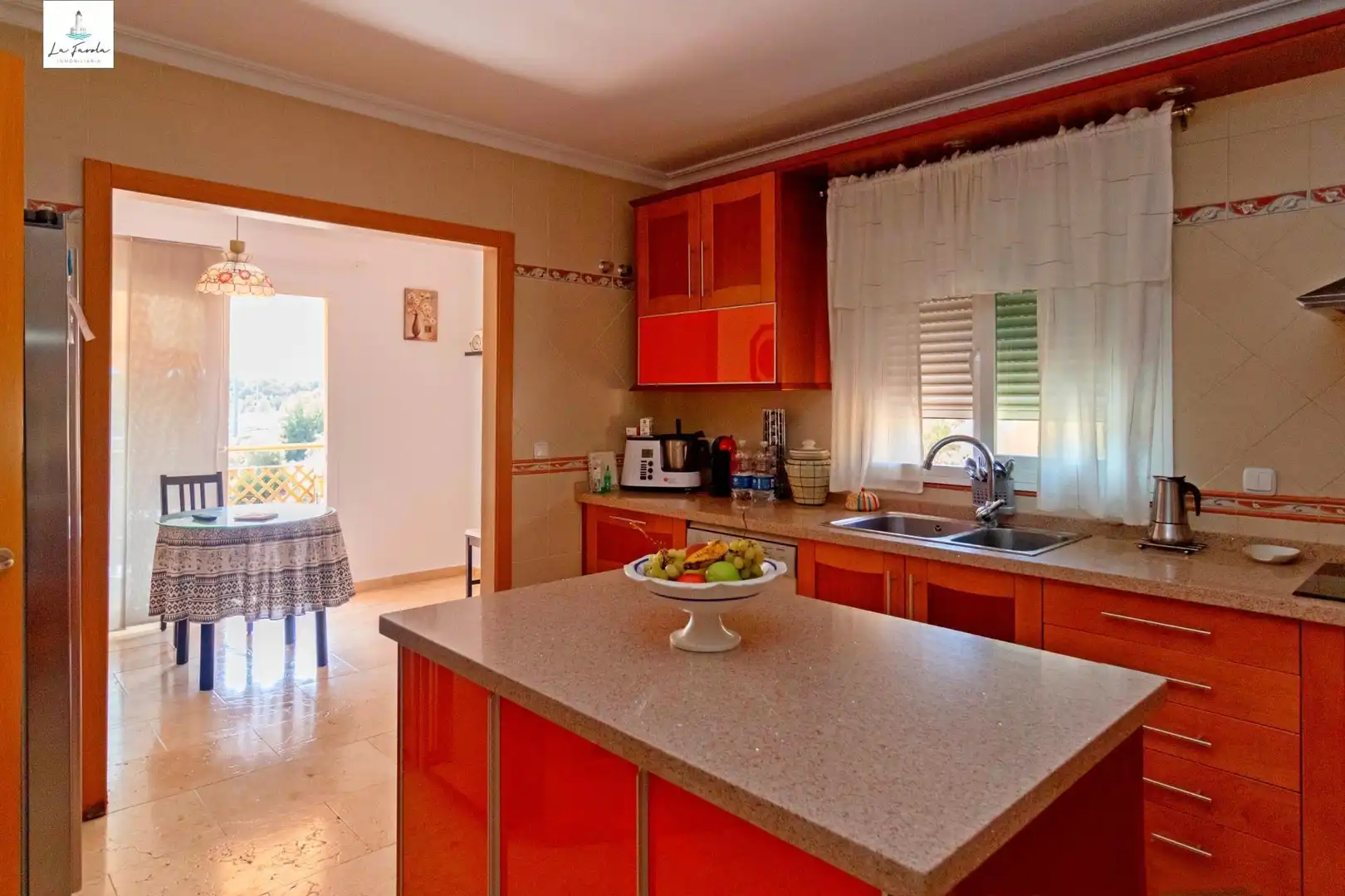 Cocina de Casa o chalet en venta en Málaga con Aire acondicionado, Jardín privado y Terraza