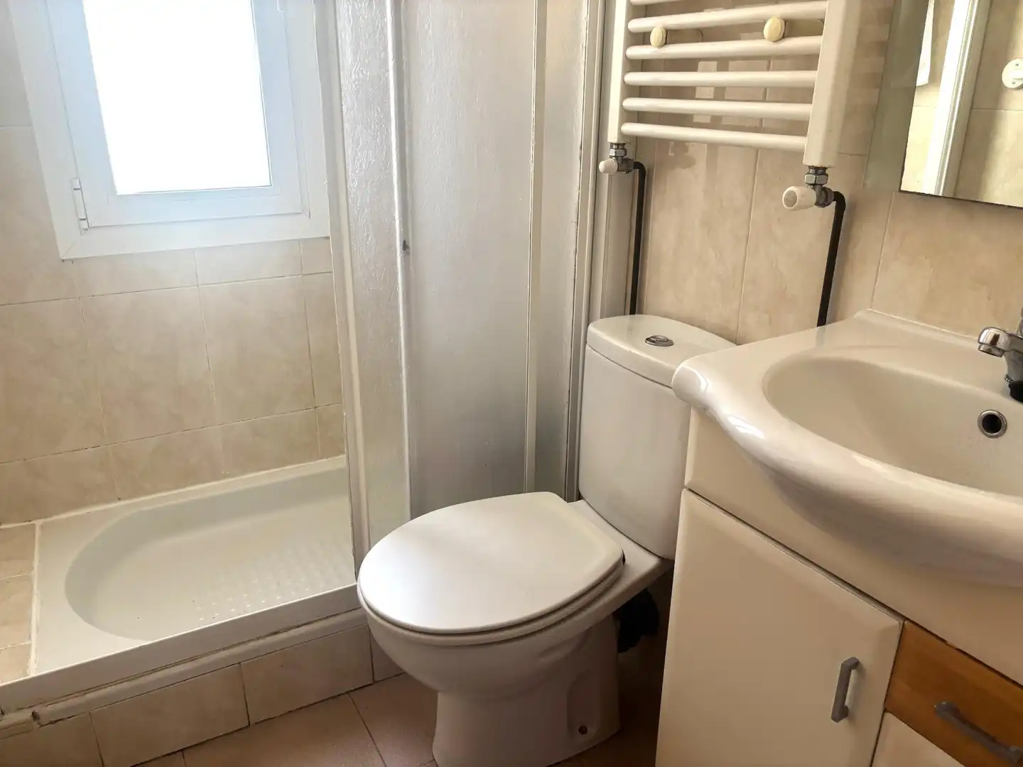 Bathroom of Flat for rent in Madrid