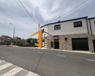 Vista exterior de Casa adosada en venda en Tàrrega amb Calefacció, Jardí privat i Forn