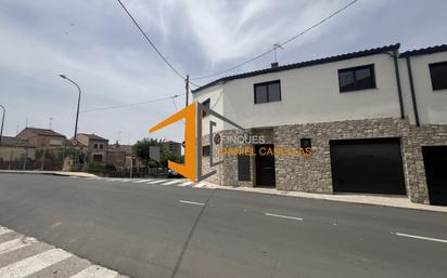 Exterior view of Single-family semi-detached for sale in Tàrrega  with Heating, Private garden and Oven