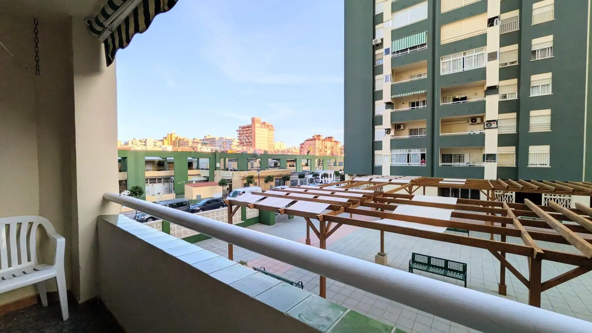 Vista exterior de Apartamento de alquiler en Fuengirola con Aire acondicionado, Calefacción y Terraza