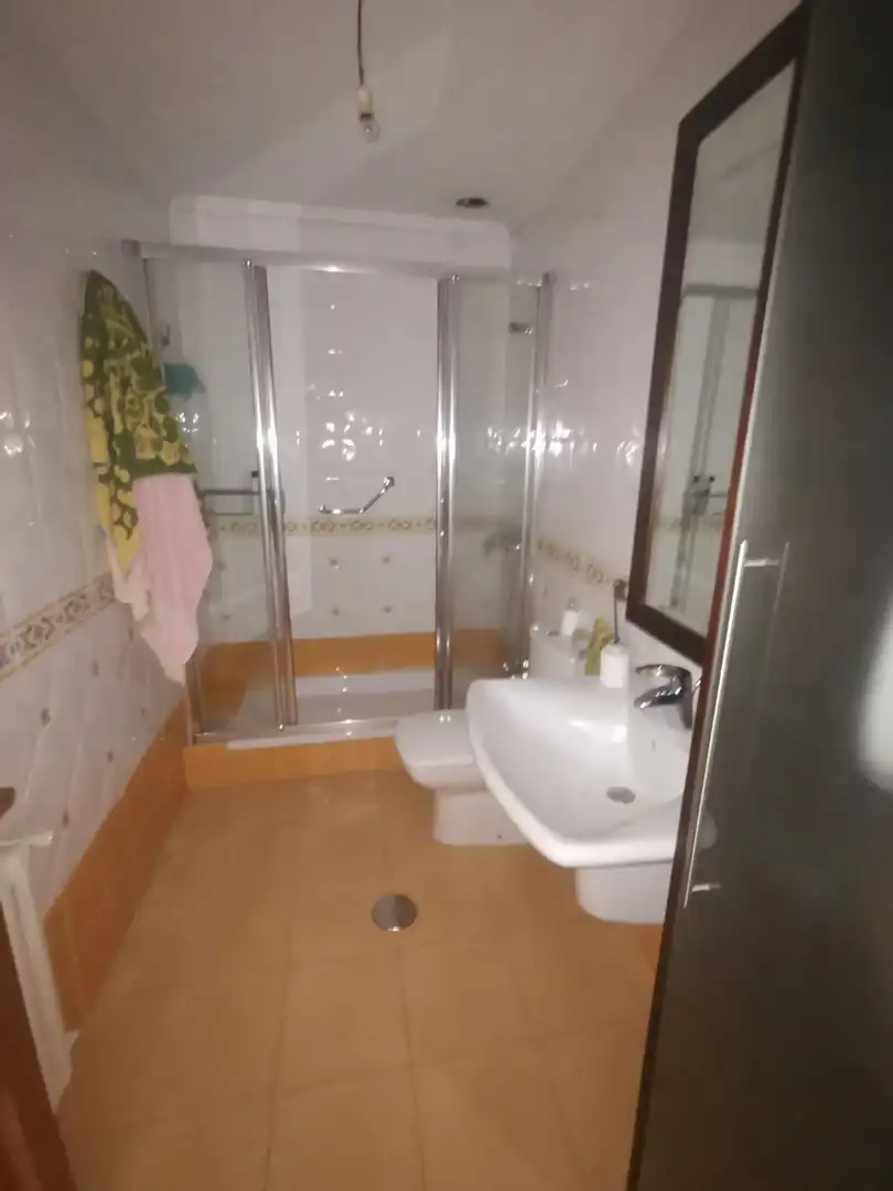 Baño de Dúplex en venta en Ourense Capital  con Calefacción, Parquet y Horno