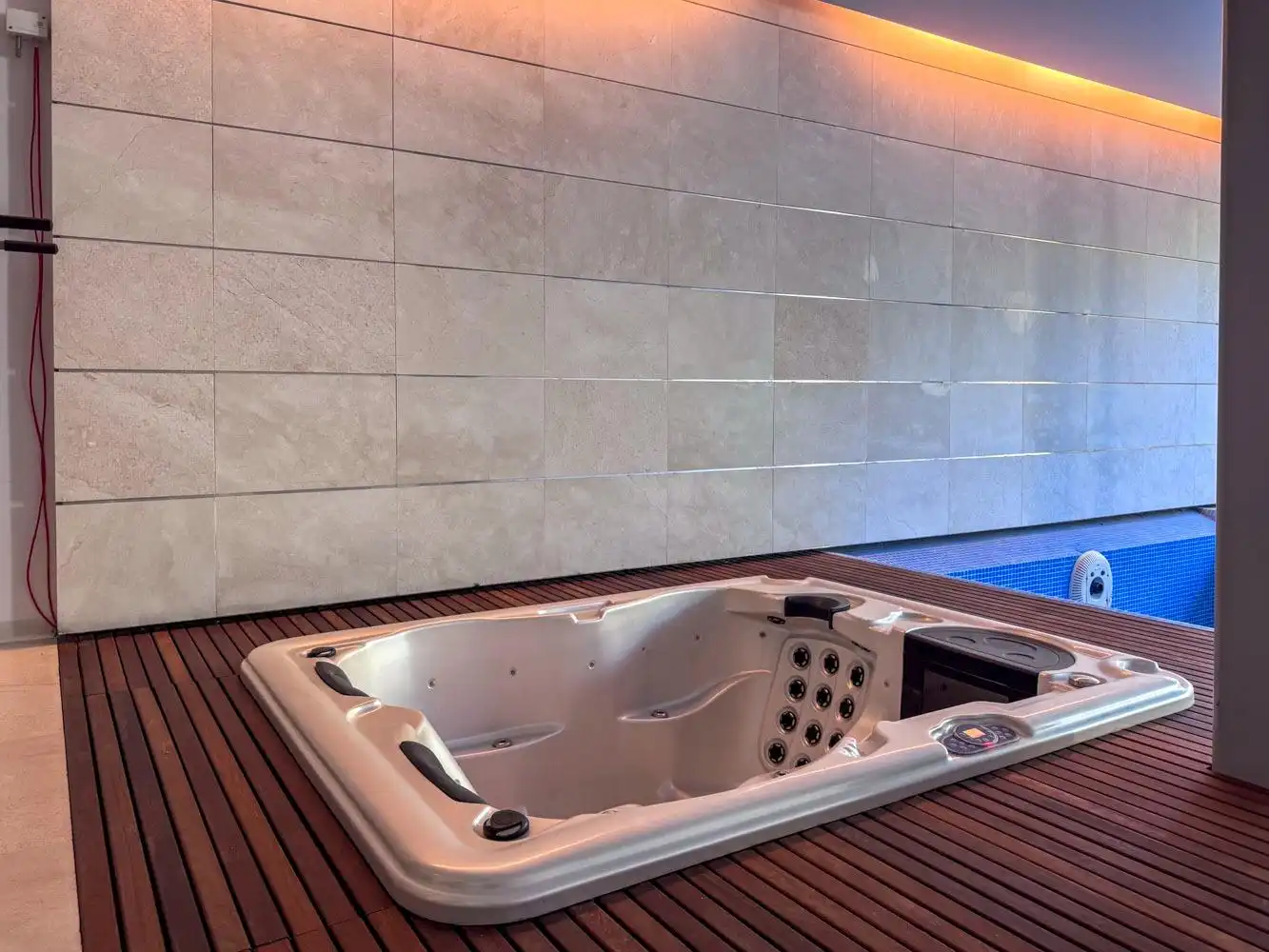 Swimming pool of Houses for sale in Madrid  with Air Conditioner, Heating and Private garden