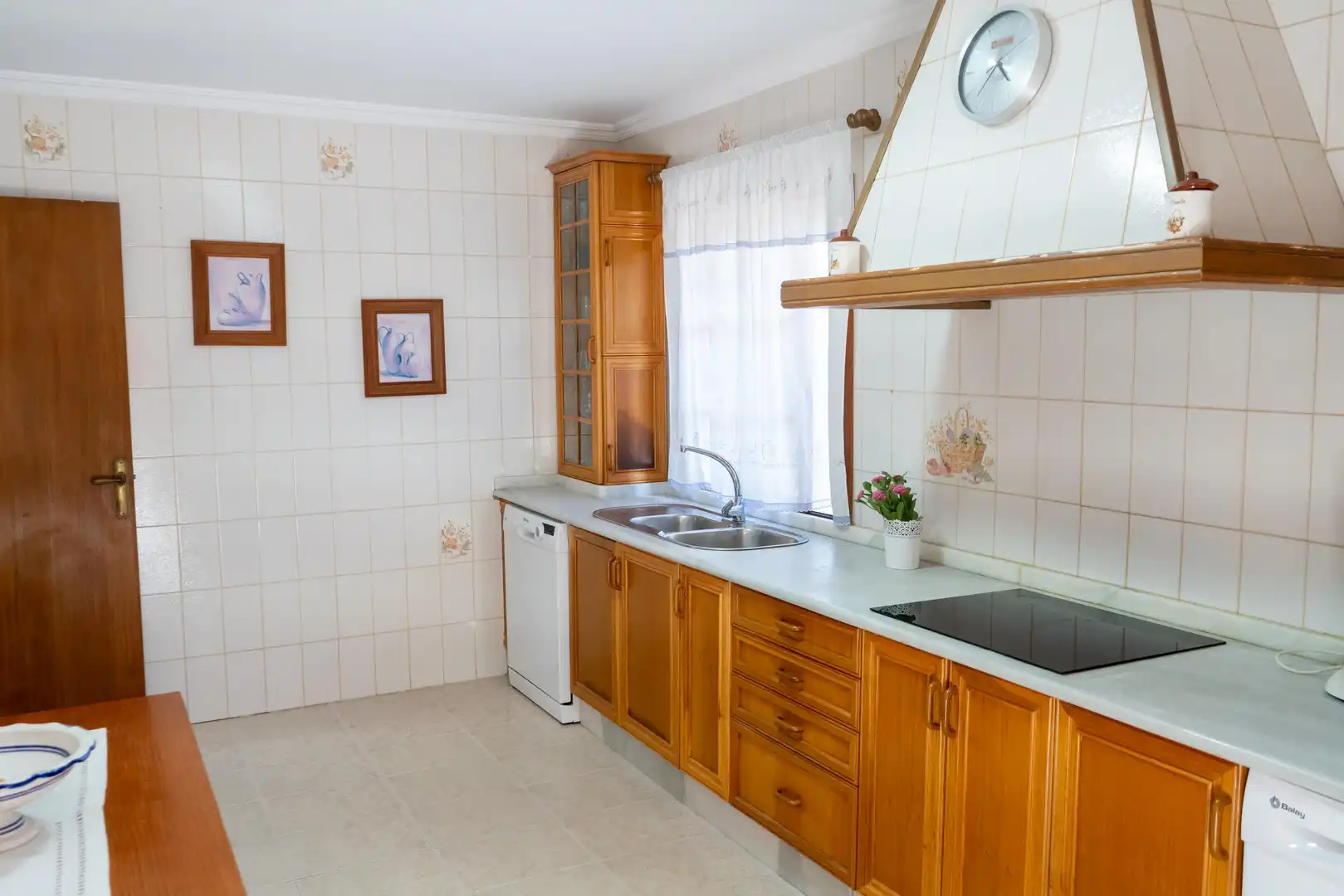 Cuina de Casa o xalet en venda en Sanlúcar de Barrameda amb Jardí privat