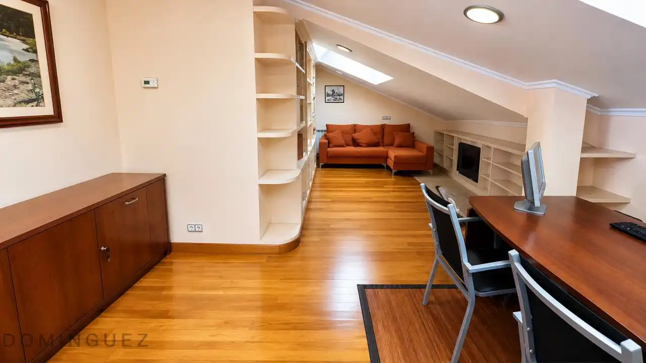 Sala de estar de Casa o chalet en venta en Vigo  con Calefacción, Jardín privado y Parquet