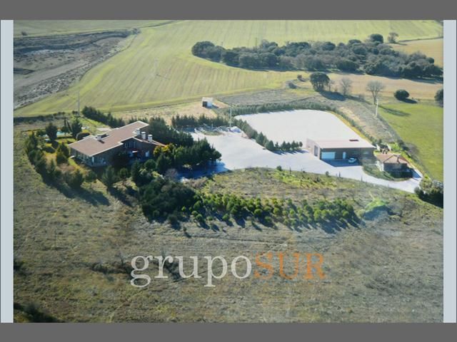 House or chalet for sale in Corcos  with Heating, Private garden and Parquet flooring