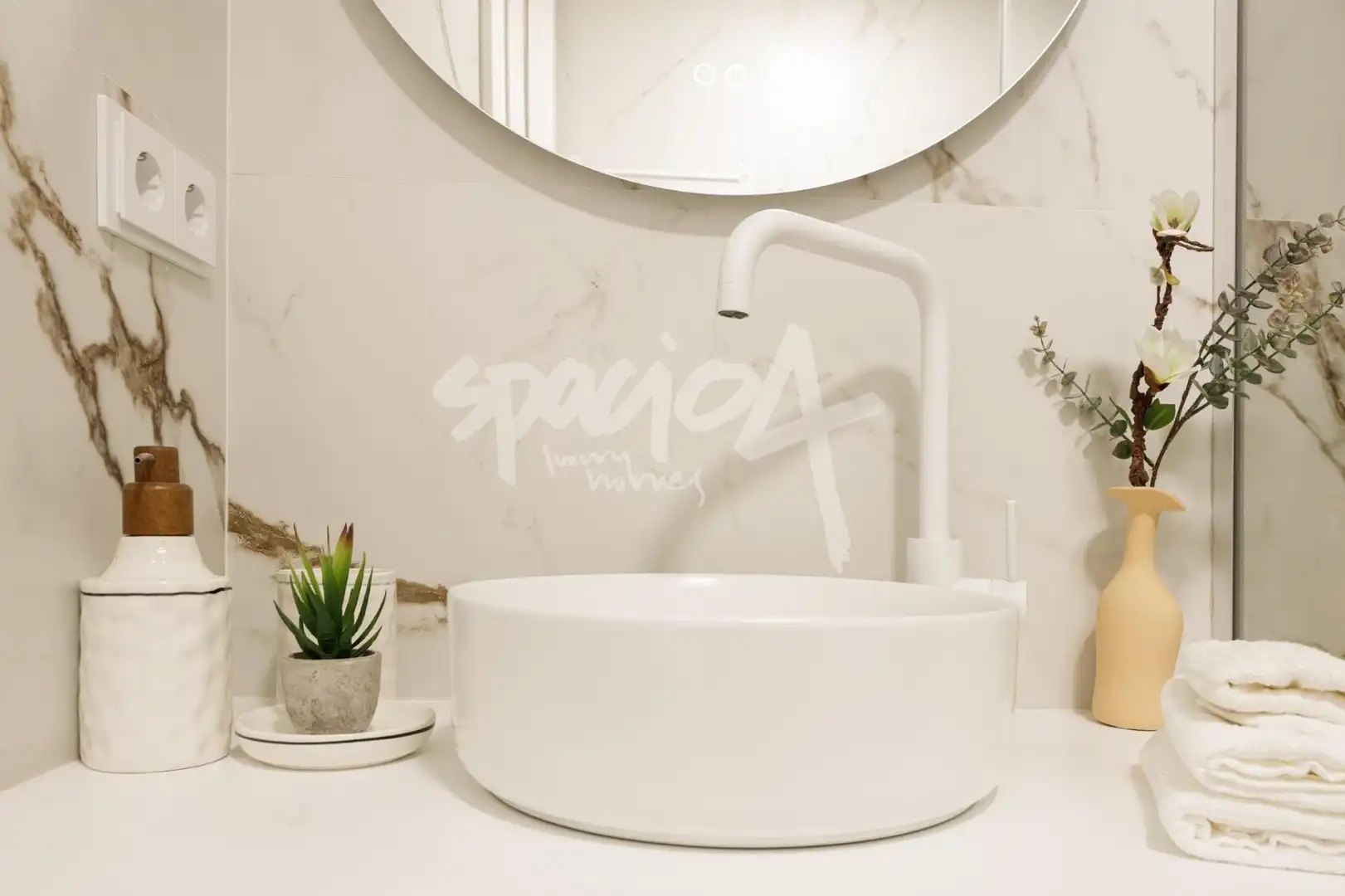Bathroom of Flat for sale in Madrid  with Air Conditioner, Heating and Terrace