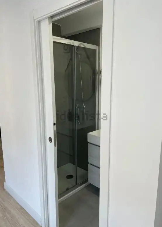 Baño de Piso en venta en Valencia con Aire acondicionado, Amueblado y Horno