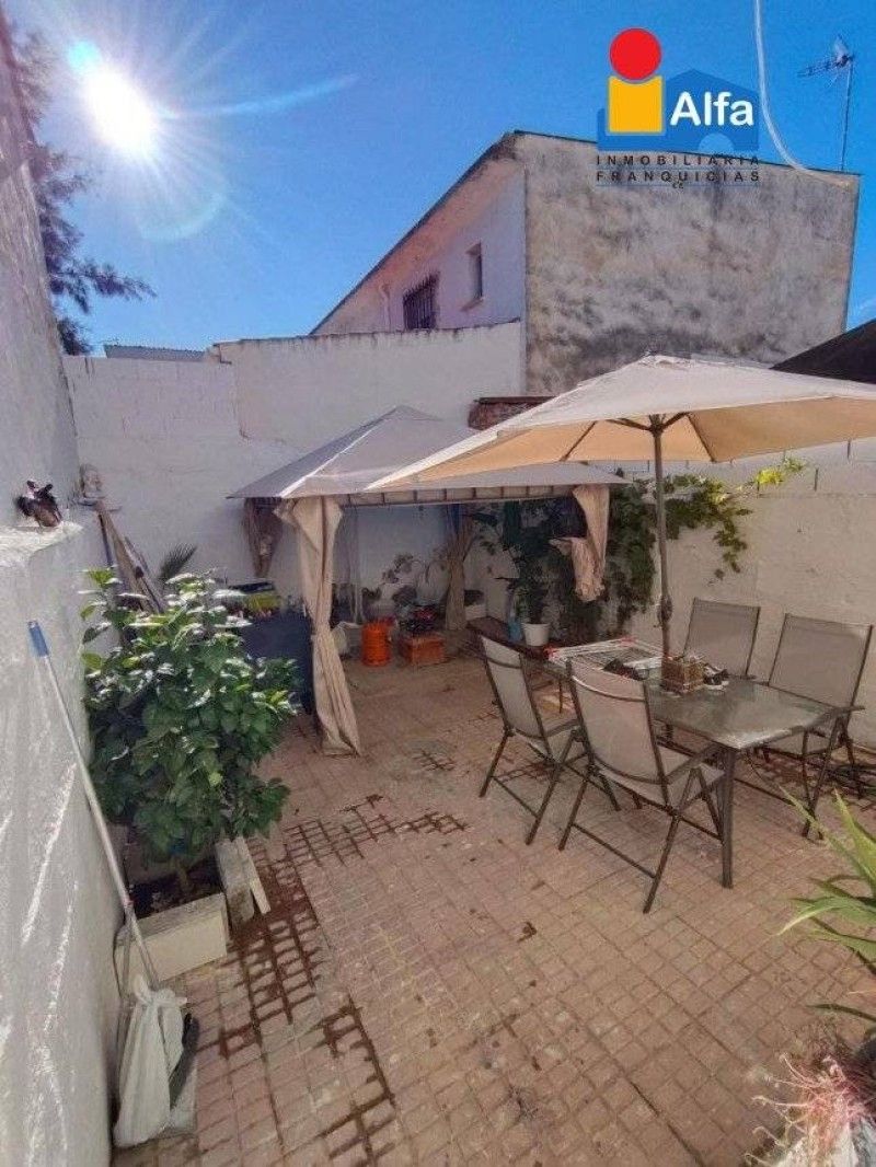 Terrassa de Casa o xalet en venda en Cáceres Capital amb Aire condicionat, Jardí privat i Terrassa
