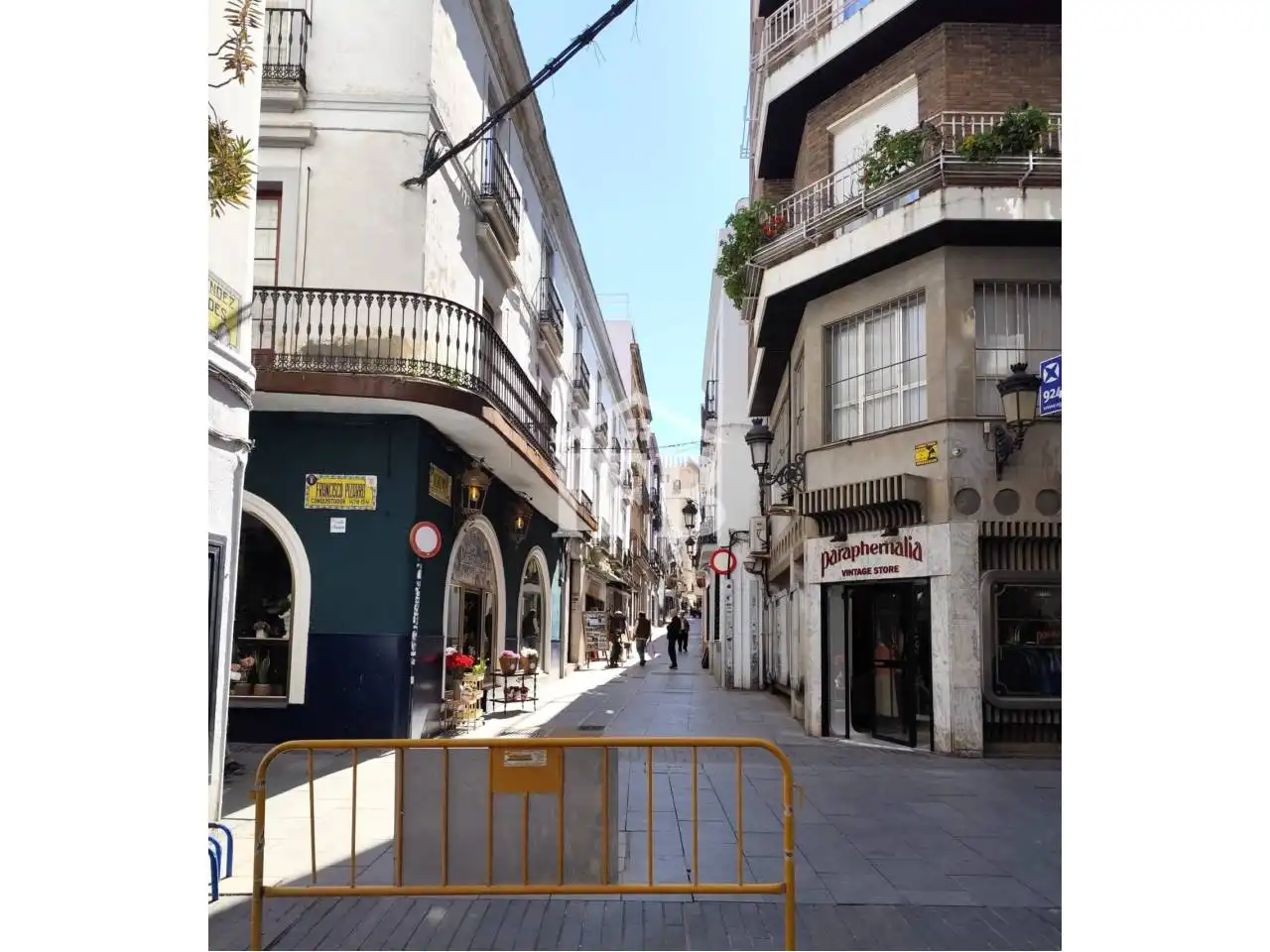 Pis amb terrassa en venda a Calle Melendez Valdes