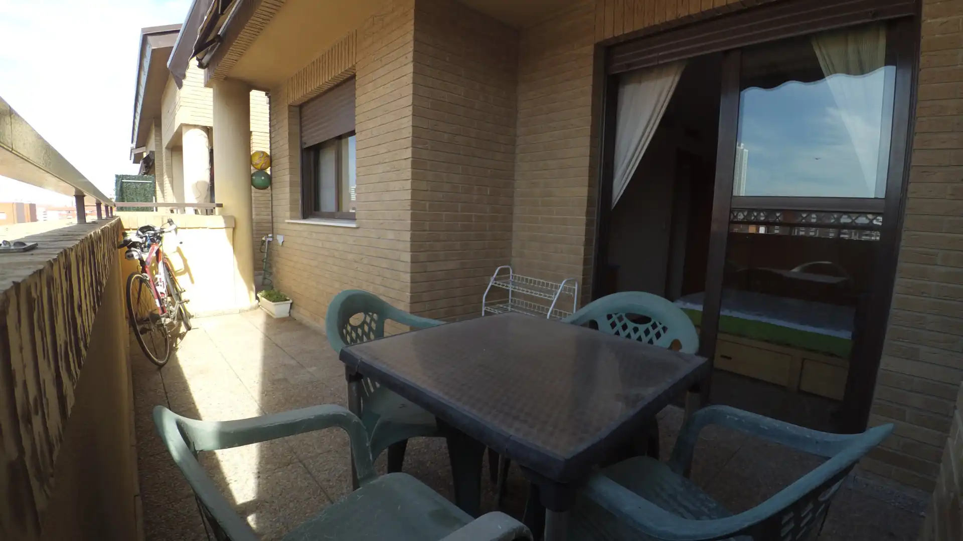 Terrasse von Dachboden zum Verkauf in Valencia mit Klimaanlage, Terrasse und Möbliert