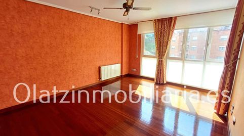 Piso en venta en Alonsotegi, 3 dormitorios.