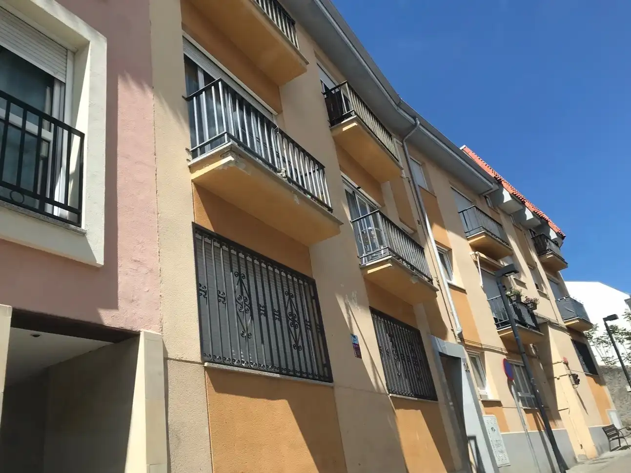 Vista exterior de Ático en venta en Collado Mediano, Madrid