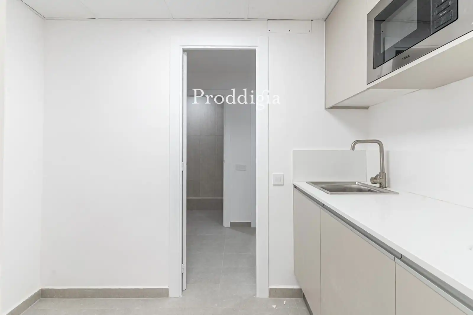 Kitchen of Office for rent in Barcelona  with Air Conditioner, Heating and Alarm