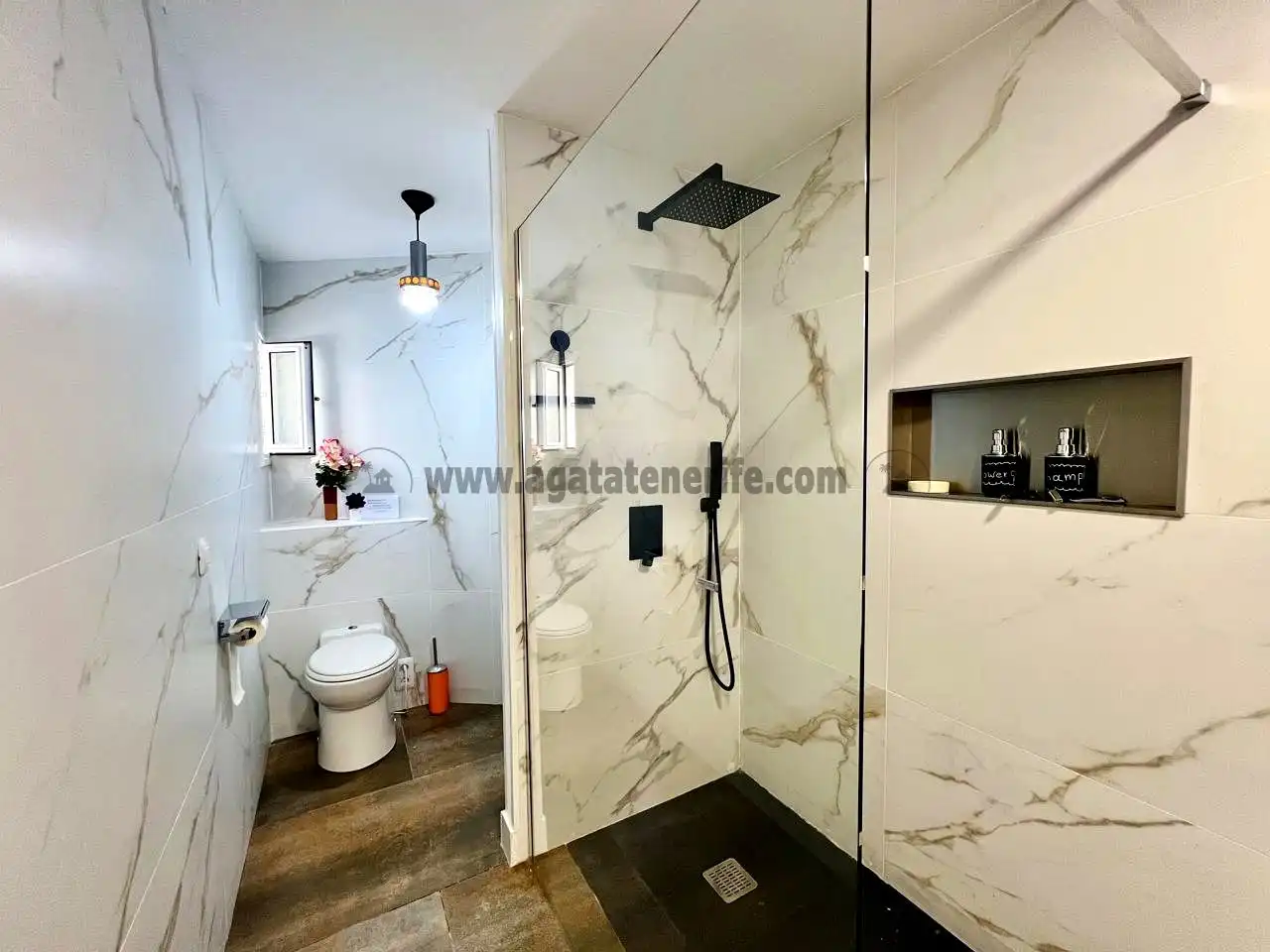 Baño de Piso en venta en Los Realejos con Parquet y Amueblado
