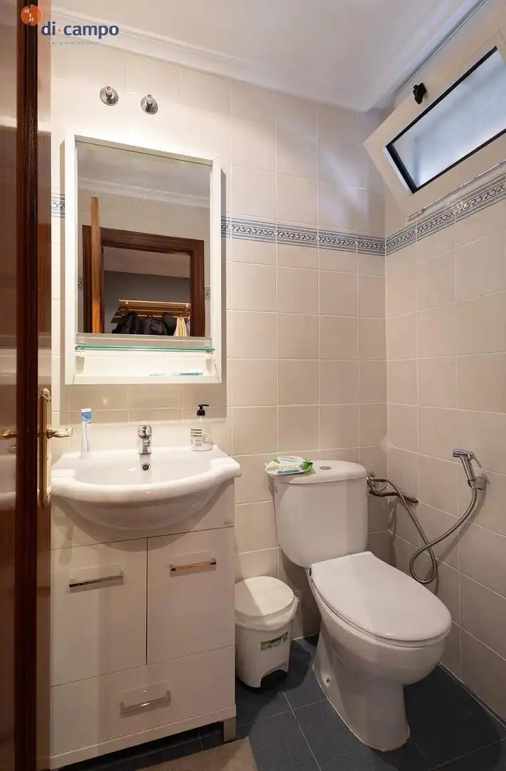 Baño de Casa adosada en venta en Fuensaldaña con Calefacción