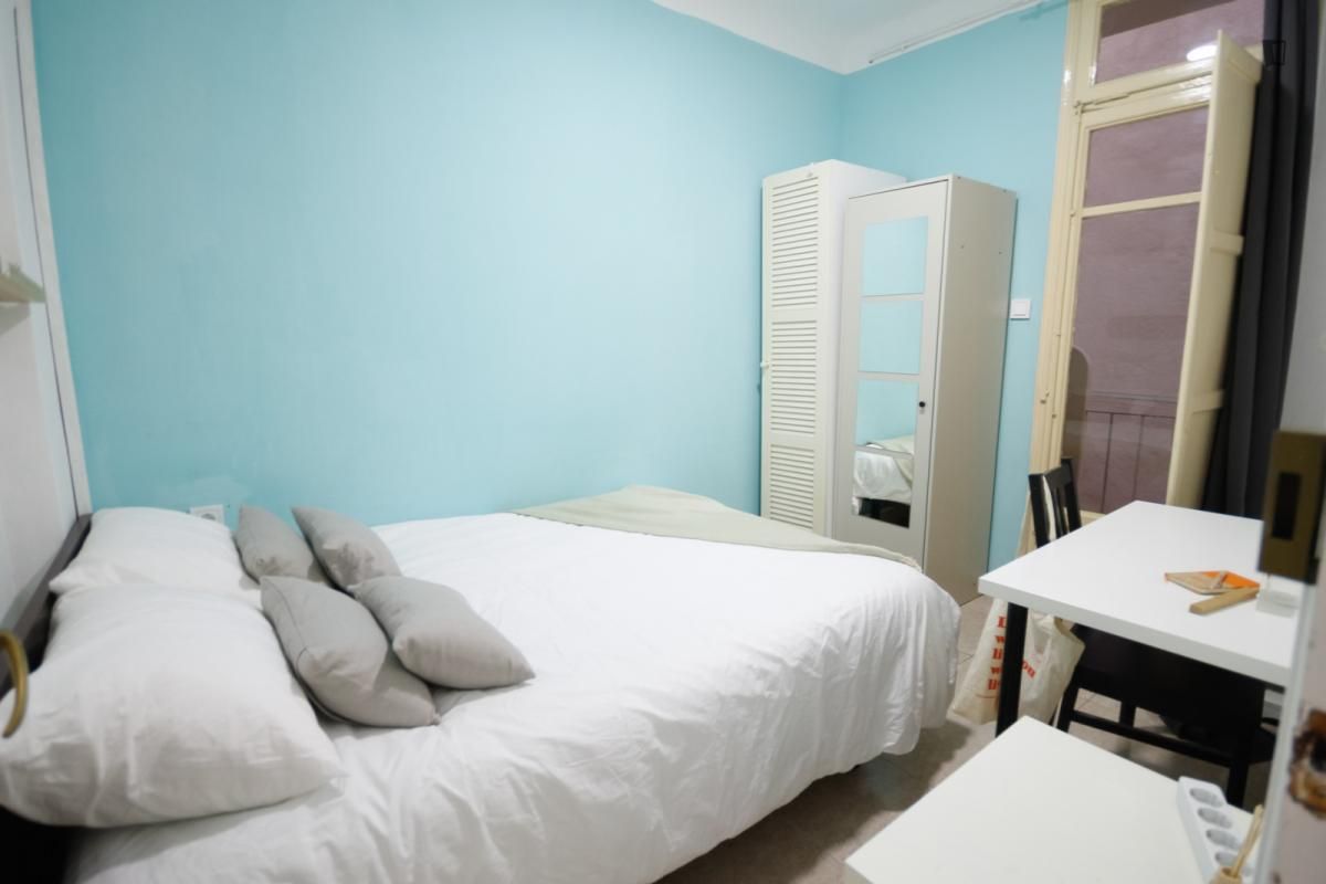 Habitación de Apartamento para compartir en  Barcelona Capital con Amueblado, Horno y Lavadora