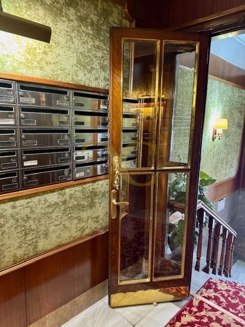 Flat for sale in  Madrid Capital  with Air Conditioner and Heating