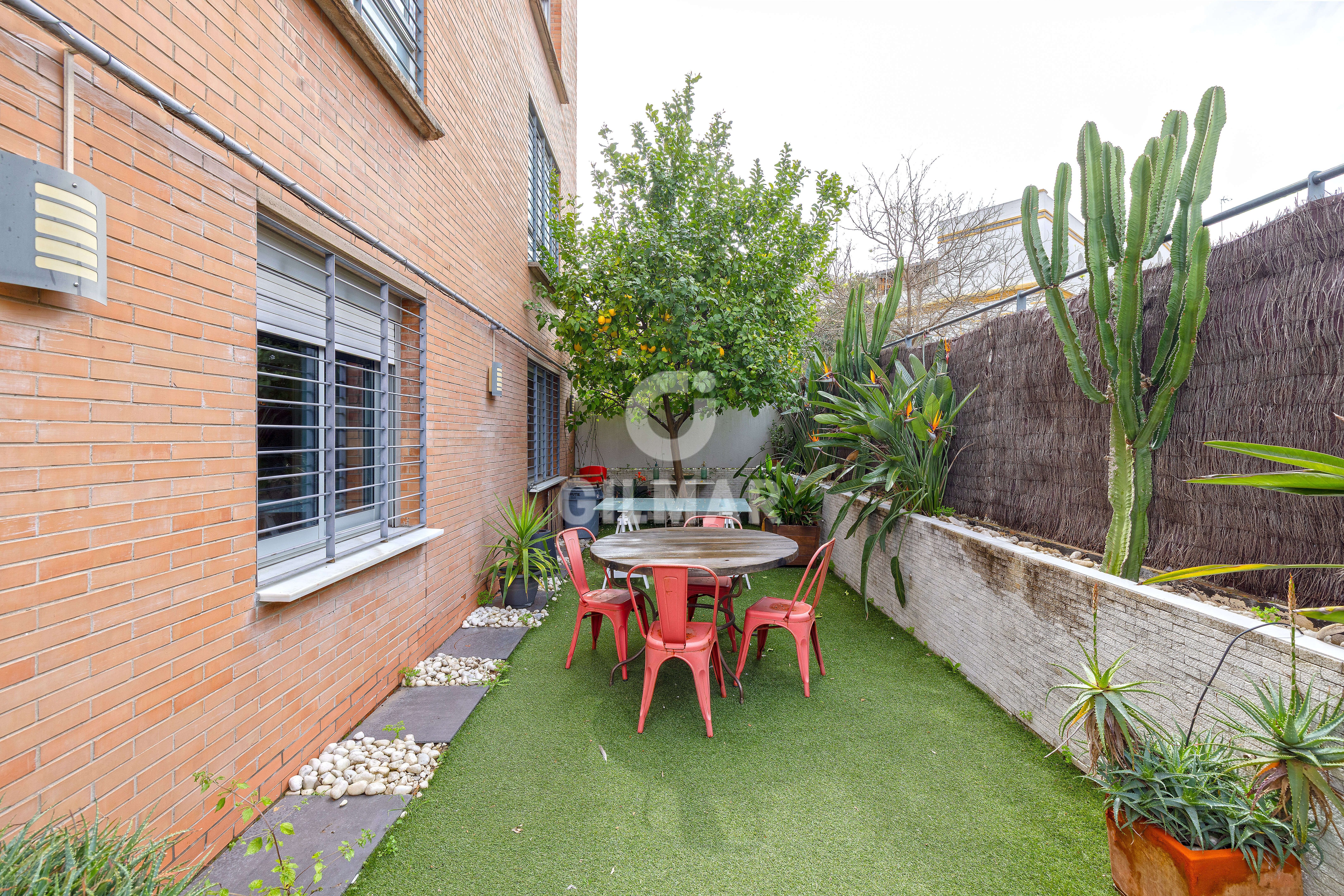 Terrace of Flat for sale in  Sevilla Capital  with Terrace, Storage room and Swimming Pool