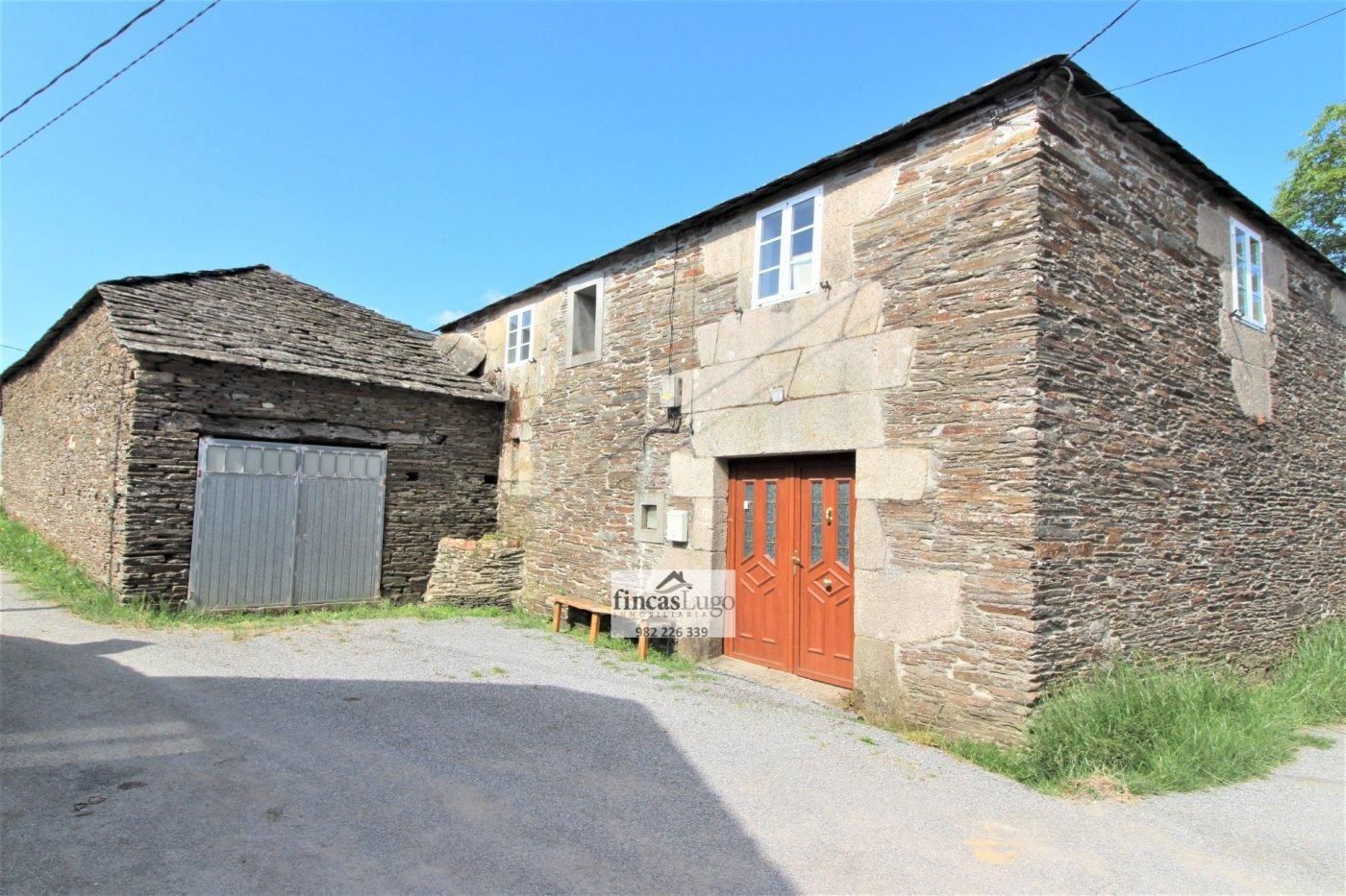 Vista exterior de Casa o xalet en venda en Lugo Capital amb Jardí privat, Terrassa i Traster