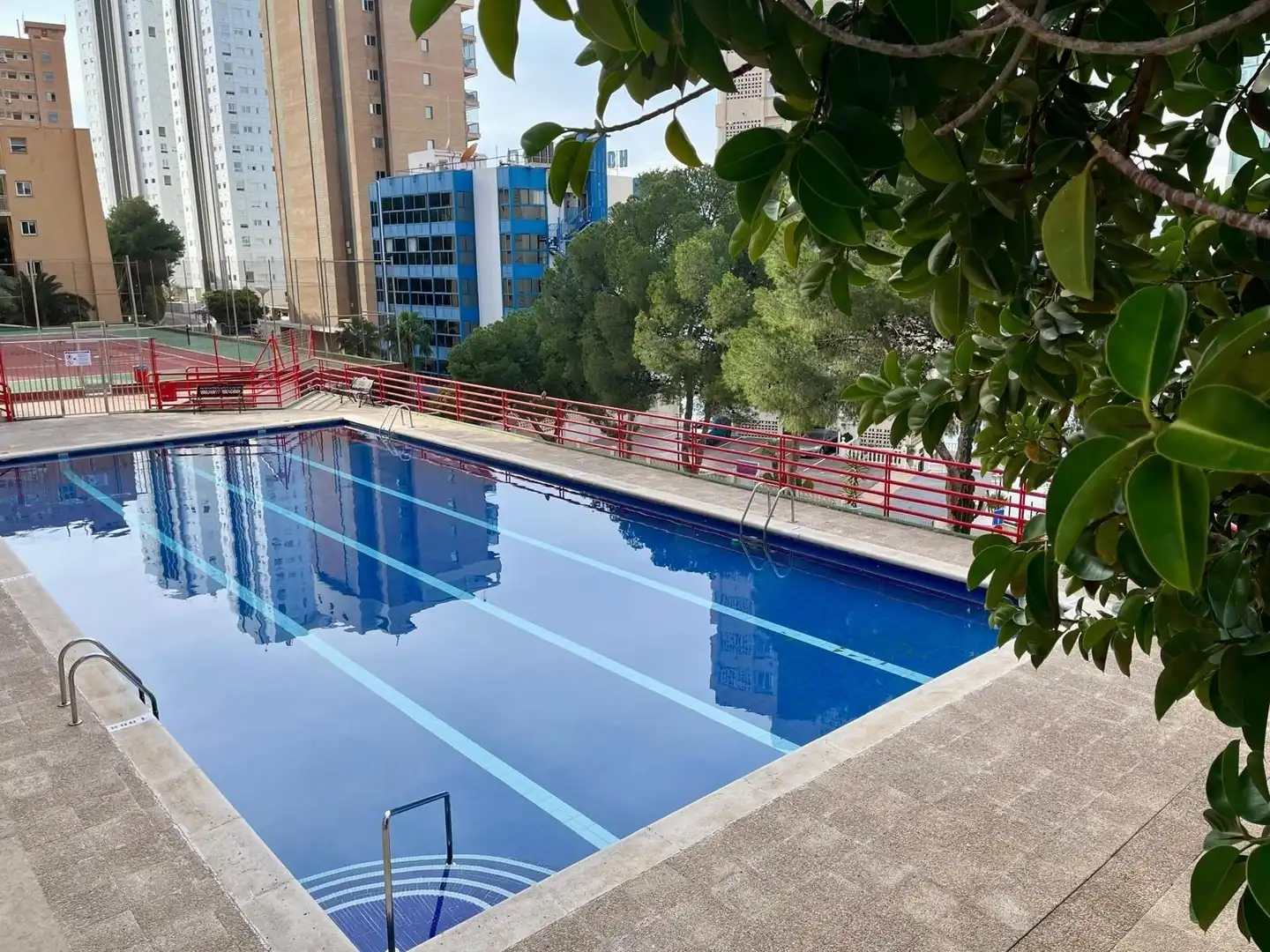 Piscina de Pis en venda en Benidorm amb Aire condicionat i Piscina comunitària