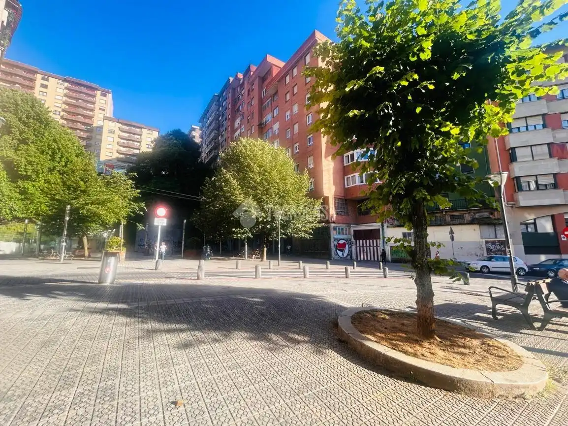 Vista exterior de Piso en venta en Bilbao  con Calefacción