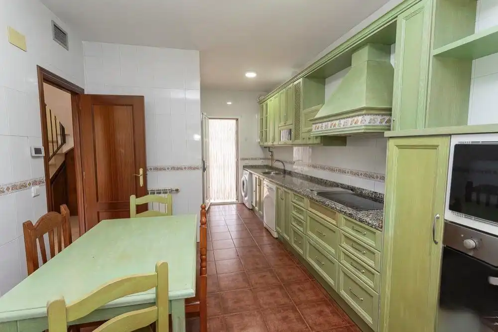 Cocina de Casa o chalet en venta en Cáceres con Calefacción, Jardín privado y Terraza