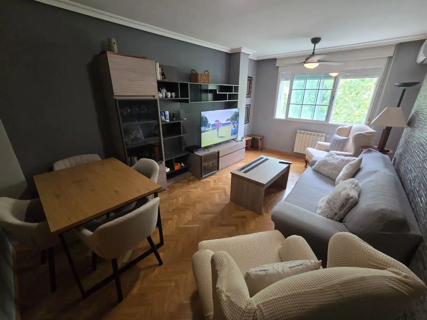 Living room of Flat for sale in Coslada  with Air Conditioner, Heating and Parquet flooring