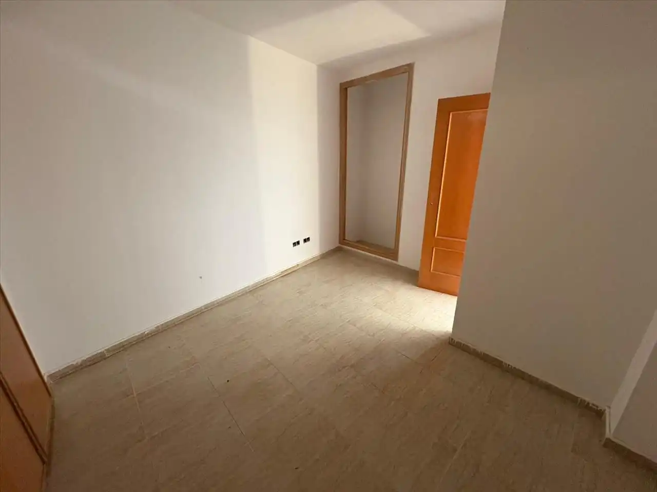 Dormitori de Casa o xalet en venda en Valdelaguna amb Calefacció i Jardí privat
