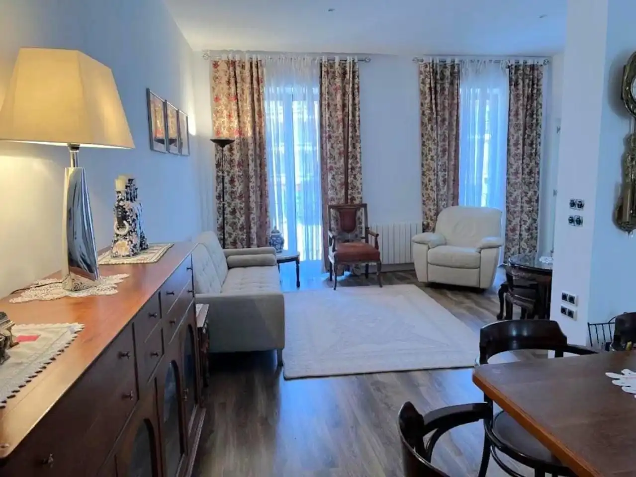 Sala d'estar de Casa o xalet en venda en La Robla  amb Calefacció, Terrassa i Traster