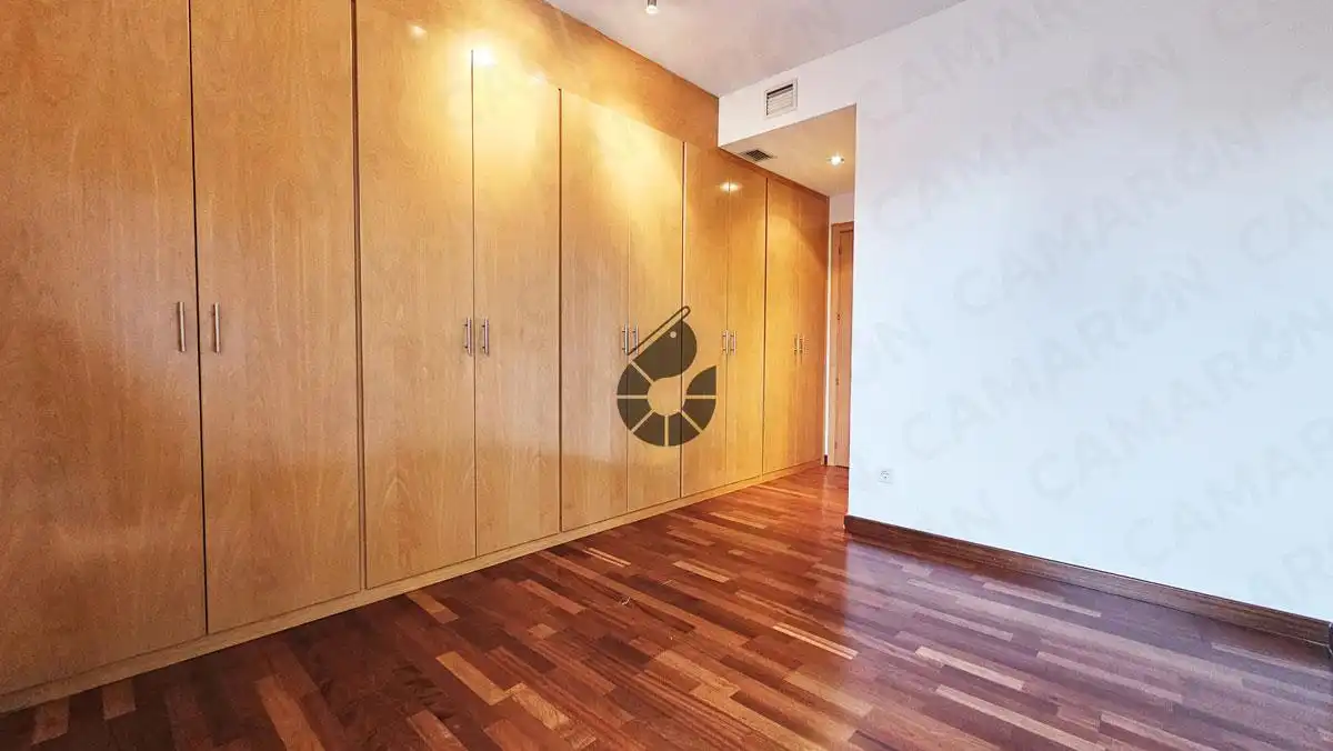 Habitación de Piso en venta en Mairena del Aljarafe con Aire acondicionado, Trastero y Piscina comunitaria