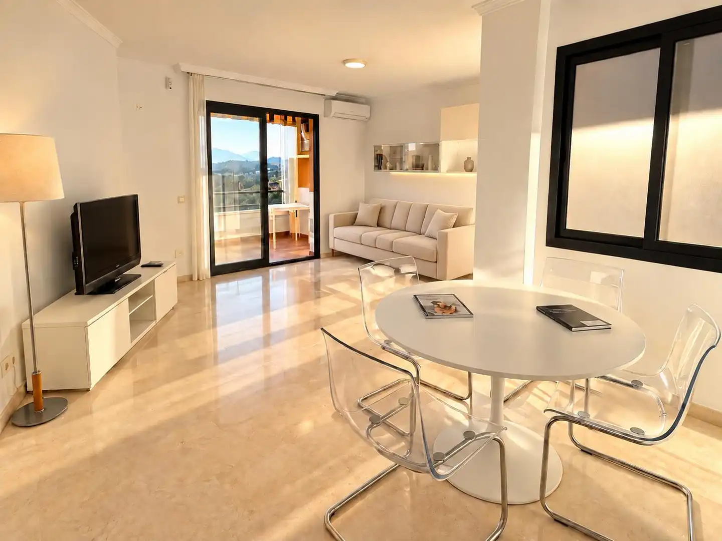 Appartamento con piscina in vendita a Calle Maria de las Mercedes 1, imagen 2