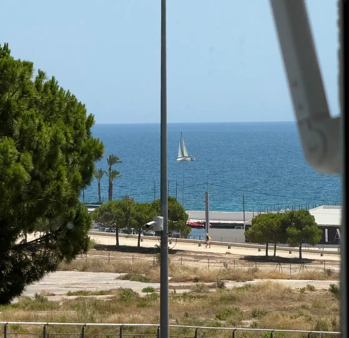 Vista exterior de Pis en venda en Alicante / Alacant amb Aire condicionat, Calefacció i Terrassa