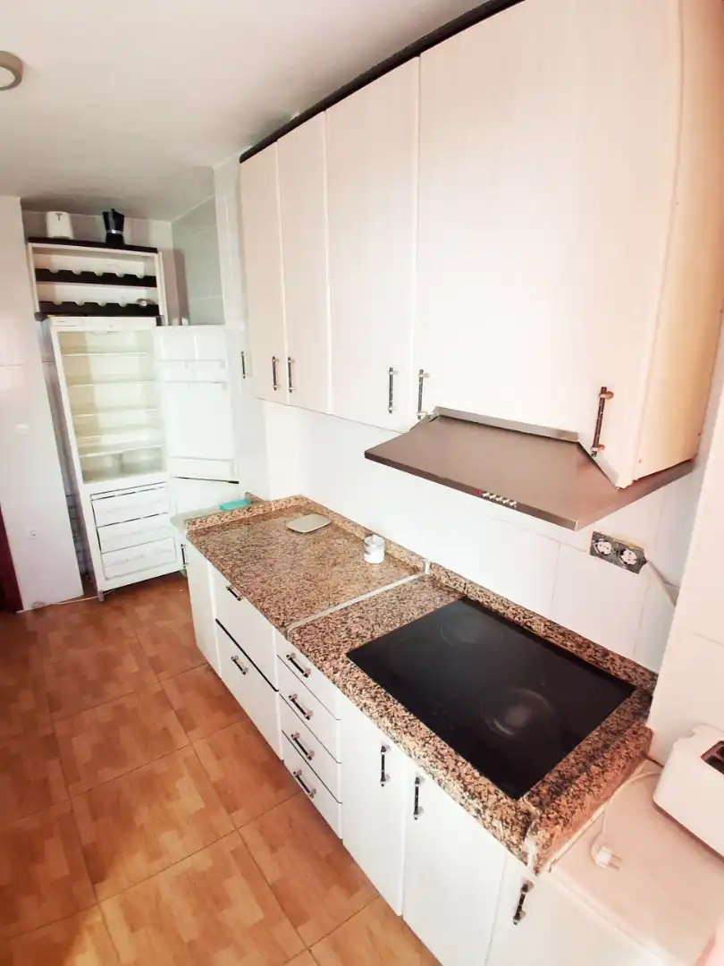 Kitchen of Flat for rent in Granada  with Furnished, Oven and Washing machine