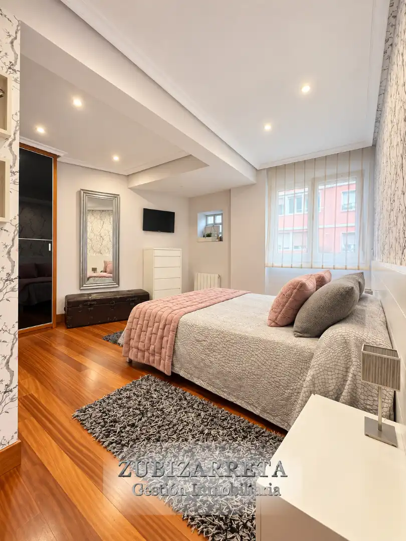 Bedroom of Duplexes for sale in Ermua, Bizkaia