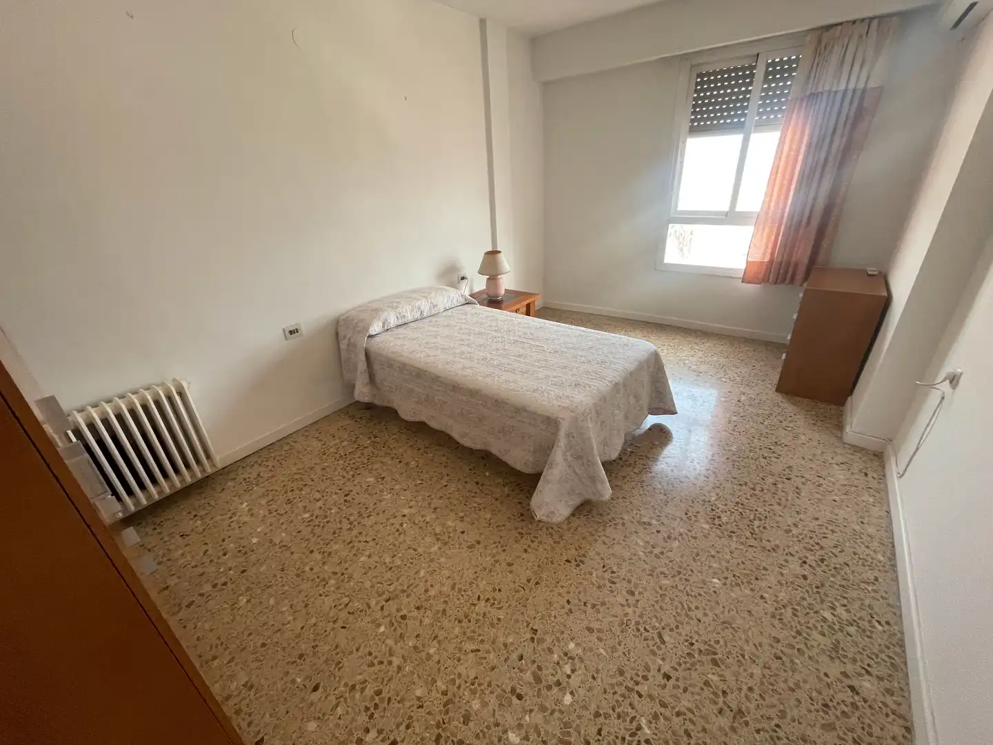 Schlafzimmer von Wohnung zur Miete in Jaén mit Klimaanlage, Heizung und Parkett