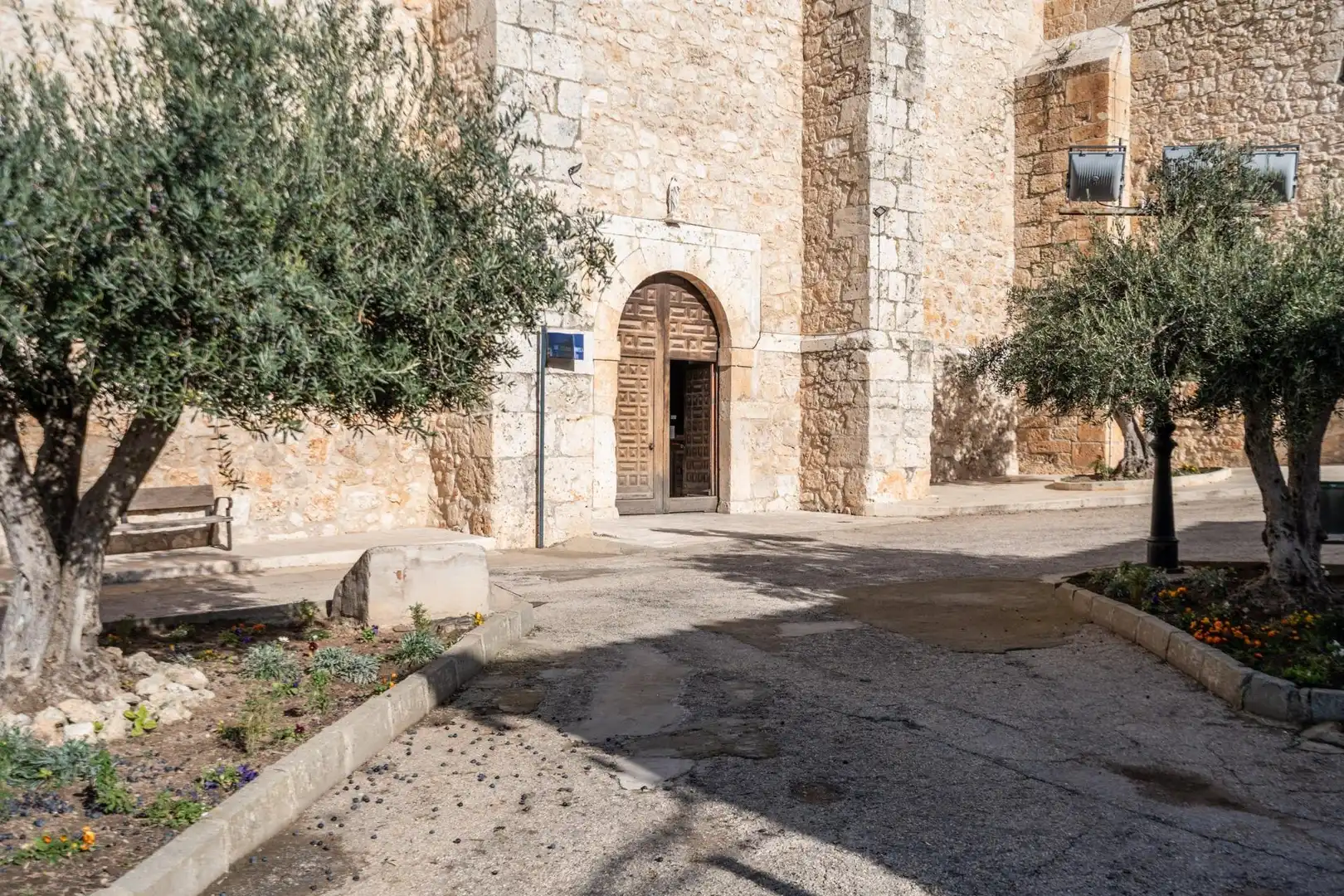 Außenansicht von Gebäude zum Verkauf in Belmonte de Tajo