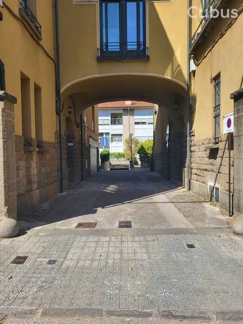 Parking for sale in Olot, imagen 2