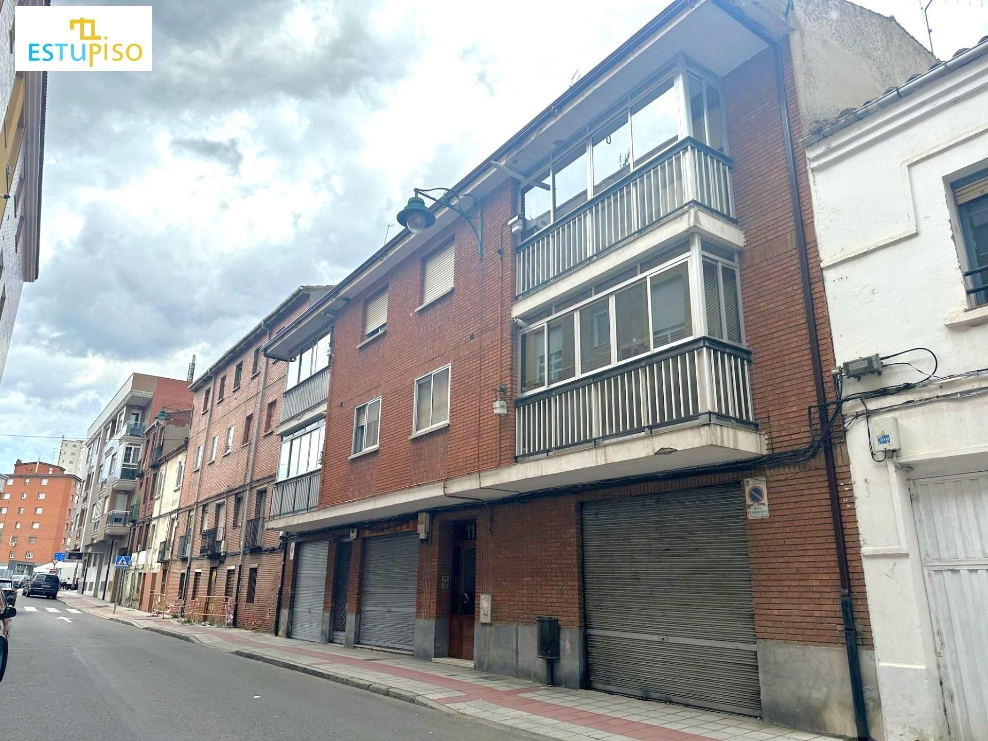 Exterior view of Apartment for sale in León Capital   with Heating, Terrace and Storage room