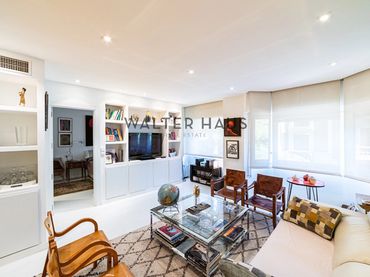 Flat with pool for sale in Calle de Villanueva