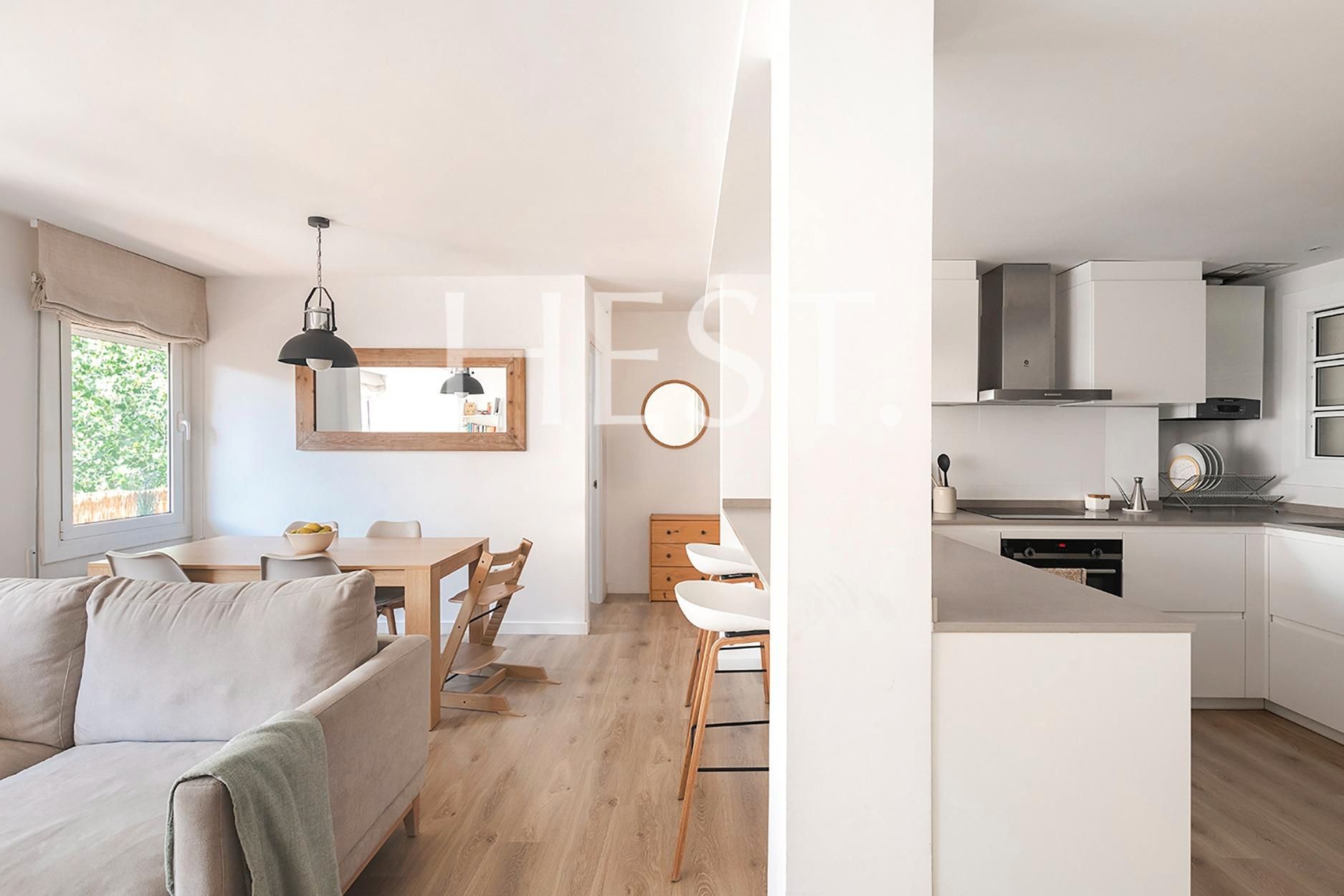 Bedroom of Flat for sale in  Barcelona Capital  with Heating, Parquet flooring and Balcony
