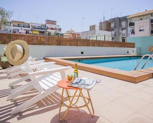 Piscina de Apartament de lloguer en  Barcelona Capital amb Aire condicionat i Balcó