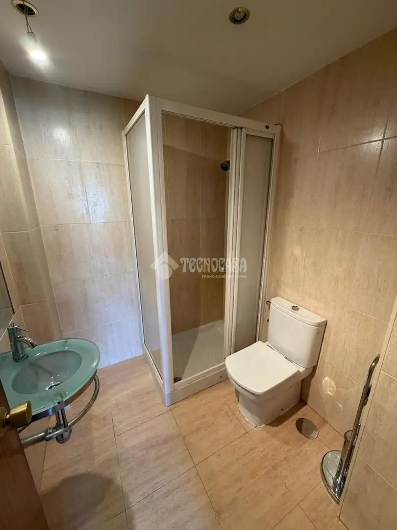 Baño de Piso en venta en Fuenlabrada con Aire acondicionado, Calefacción y Terraza