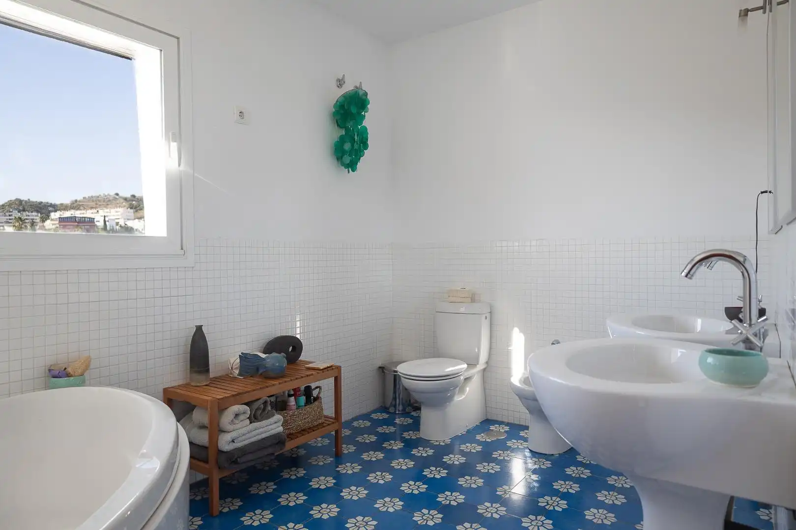 Bany de Casa o xalet en venda en Rincón de la Victoria amb Aire condicionat, Jardí privat i Terrassa